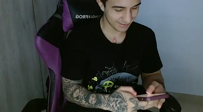 Snapshot of Sisoyalejo420 chatting on January 2025 05:30:02 AM Sisoyalejo420 online show from January 2025 05:30:02 AM