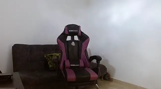 Snapshot of Sisoyalejo420 chatting on February 2025 07:25:02 PM Sisoyalejo420 online show from February 2025 07:25:02 PM