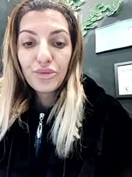 RileyLanna online show from December 2025 10:24:01 AM