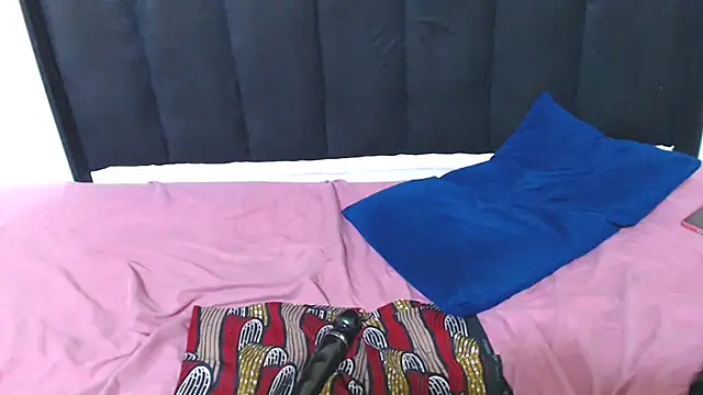 EBONY WILD ASS online show from September 2025 03:55:02 AM