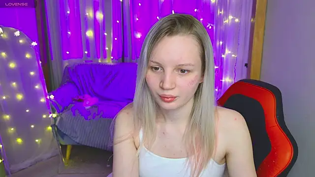 Snapshot of Beatrica_Klein chatting on January 2025 01:48:02 PM Beatrica Klein online show from January 2025 01:48:02 PM