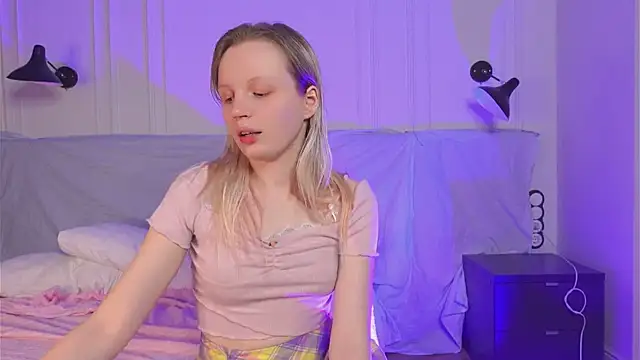 Snapshot of Beatrica_Klein chatting on January 2025 08:11:02 PM Beatrica Klein online show from January 2025 08:11:02 PM