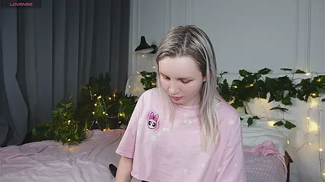 Snapshot of Beatrica_Klein chatting on March 2025 05:28:01 PM Beatrica Klein online show from March 2025 05:28:01 PM