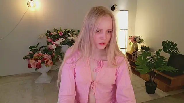 Beatrica Klein online show from April 2026 02:05:01 PM