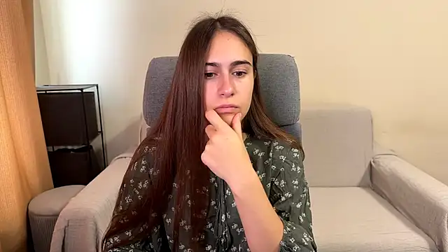 AliceKolltt online show from October 2025 07:44:01 AM