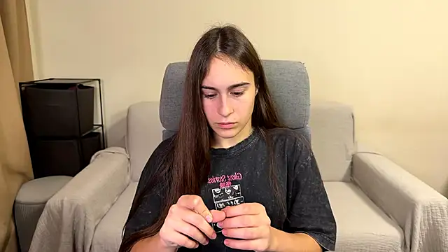 AliceKolltt online show from November 2025 05:24:02 PM