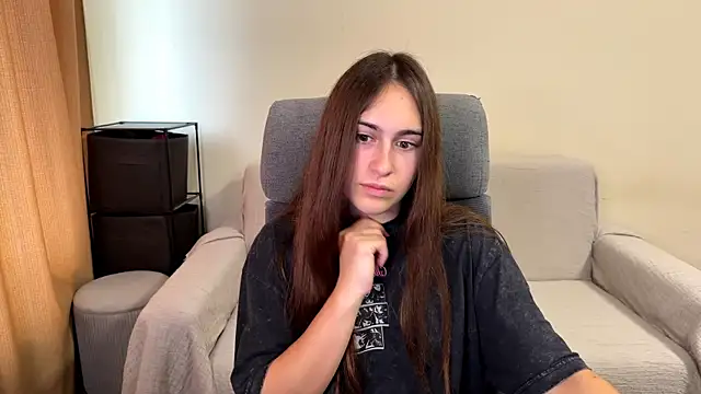 AliceKolltt online show from November 2025 10:16:01 AM