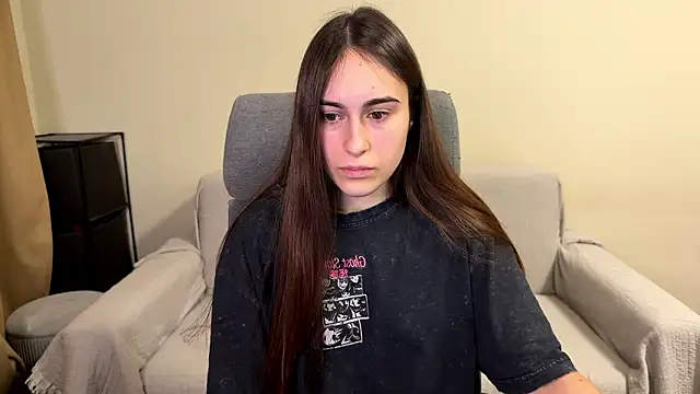 AliceKolltt online show from February 2026 07:21:01 PM