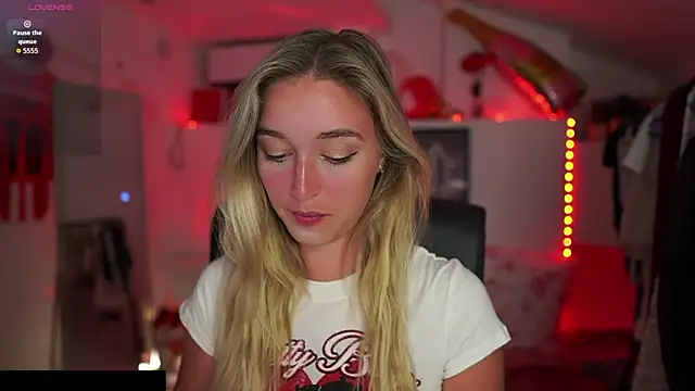 Alexis   Texas online show from September 2025 06:20:01 PM