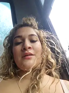 Sara smiiith211 online show from December 2025 05:09:01 PM