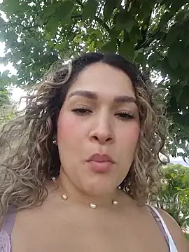 Sara smiiith211 online show from April 2026 06:12:02 PM