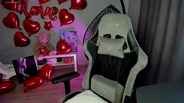 lily williamss online show from February 2025 03:01:02 AM