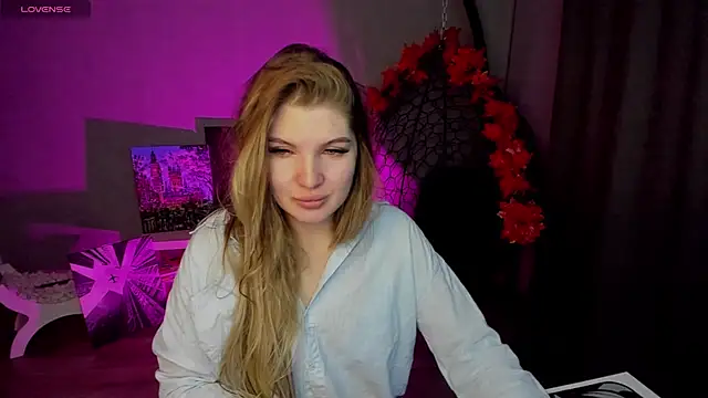 lily williamss online show from September 2025 12:10:02 AM