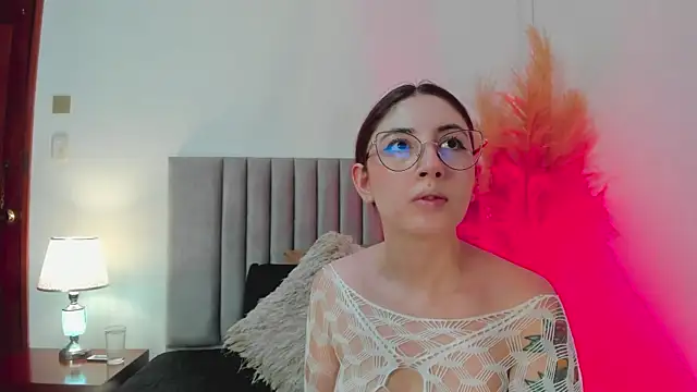 Emilywatsonn online show from December 2024 11:39:02 AM