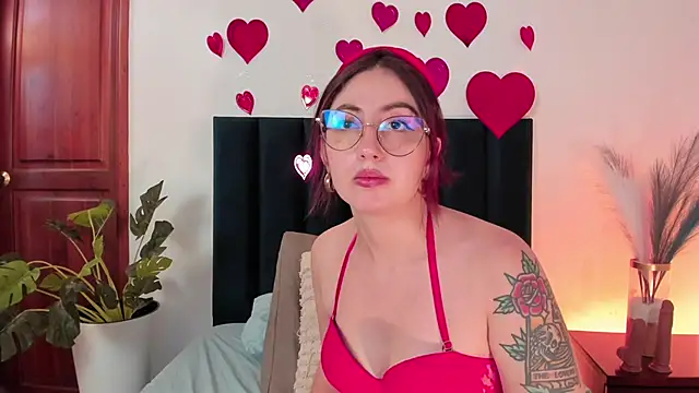 Emilywatsonn online show from February 2025 02:44:01 PM