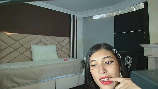 Snapshot of Ambarross chatting on January 2025 10:06:02 PM Ambarross online show from January 2025 10:06:02 PM