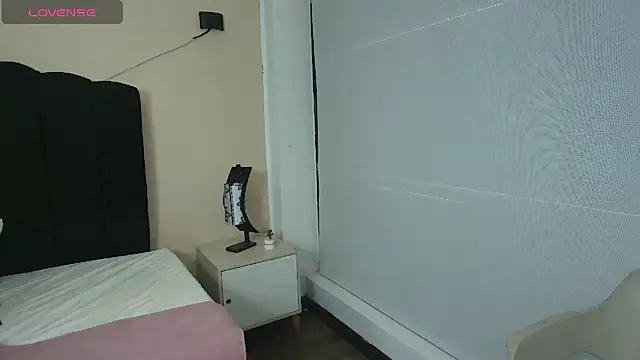 Ambarross online show from September 2025 07:50:01 PM