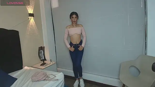 Ambarross online show from September 2025 08:13:02 PM