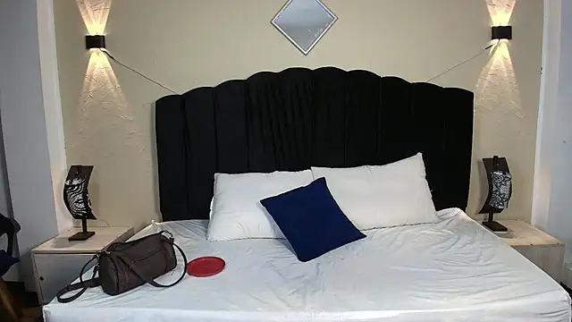 Ambarross online show from October 2025 07:36:01 PM