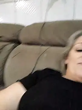 marcialoira online show from November 2025 11:05:01 PM