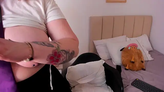 AngelPhoeniix  online show from January 2025 02:06:02 AM