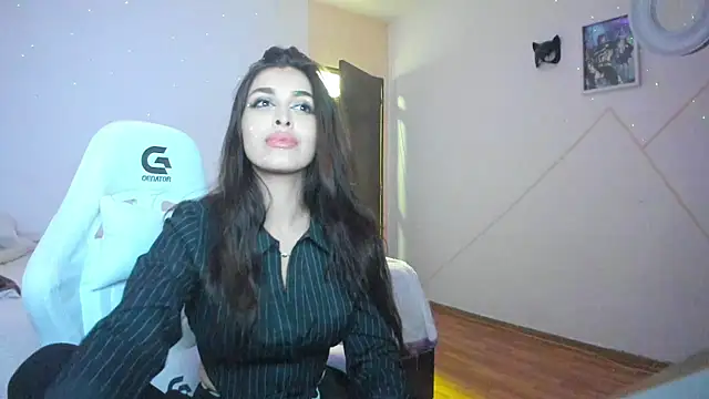 EvaWhisper online show from December 2024 09:00:01 PM