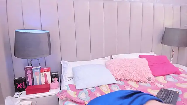 Kendaal Doshi online show from December 2025 01:05:02 PM