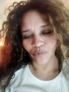 Snapshot of Alma_Sexyy chatting on November 2025 11:18:02 PM Alma Sexyy online show from November 2025 11:18:02 PM