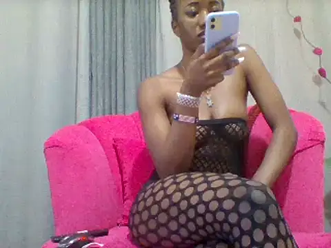 Snapshot of Queeen_model chatting on January 2025 12:06:02 PM Queeen model online show from January 2025 12:06:02 PM