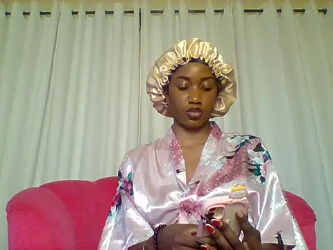Snapshot of Queeen_model chatting on October 2025 09:34:02 PM Queeen model online show from October 2025 09:34:02 PM