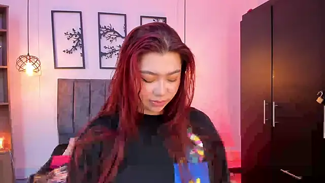 Snapshot of Andy_and_emma chatting on February 2025 12:47:02 PM Andy and emma online show from February 2025 12:47:02 PM