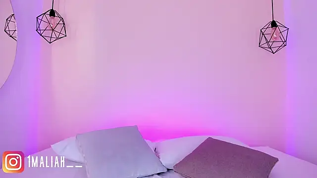 Dasha-b online show from September 2025 07:51:02 PM