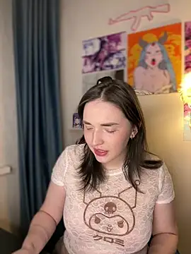 HoneySweetBee online show from April 2026 12:03:02 AM