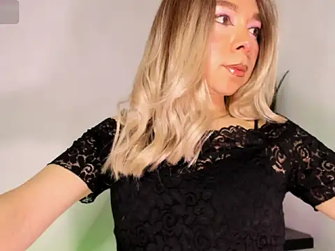 Snapshot of victoria_qq chatting on October 2025 08:36:02 PM victoria qq online show from October 2025 08:36:02 PM