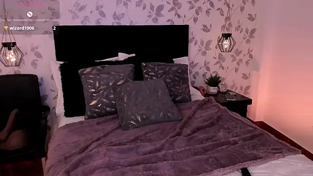 Nathaly-Lopez online show from September 2025 01:49:01 PM