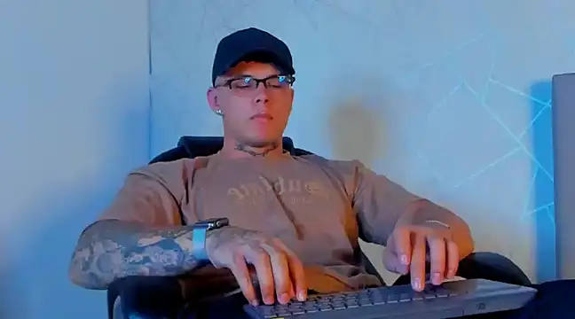 NoahhBrown online show from January 2025 11:55:02 PM