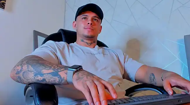 NoahhBrown online show from February 2025 06:54:02 AM