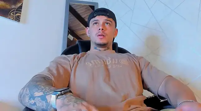 NoahhBrown online show from March 2025 03:17:01 AM