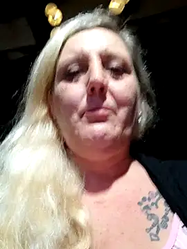 Snapshot of BecciDeluxe chatting on June 2026 09:59:02 PM BecciDeluxe online show from June 2026 09:59:02 PM