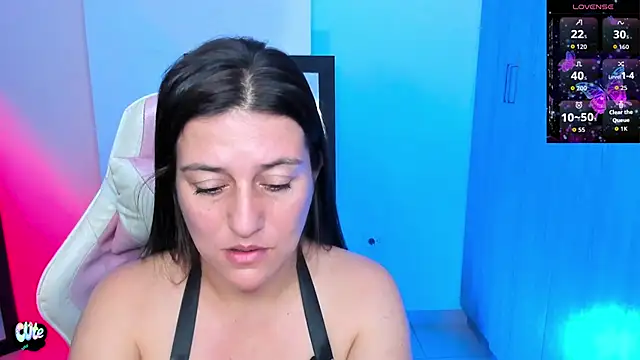 Saskyaa online show from November 2025 03:29:02 AM