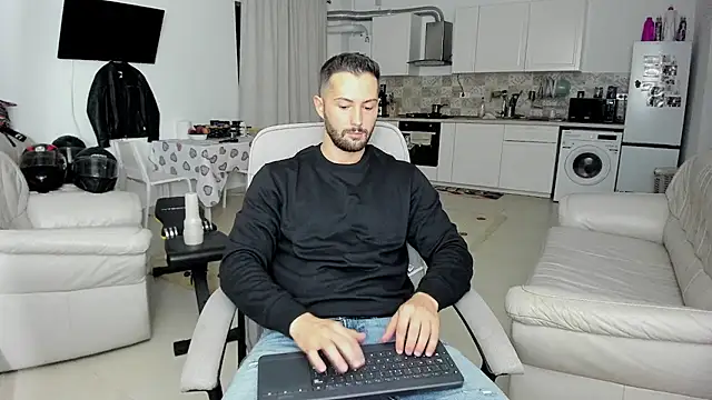 Snapshot of ZackFraser chatting on September 2025 04:54:02 PM ZackFraser online show from September 2025 04:54:02 PM