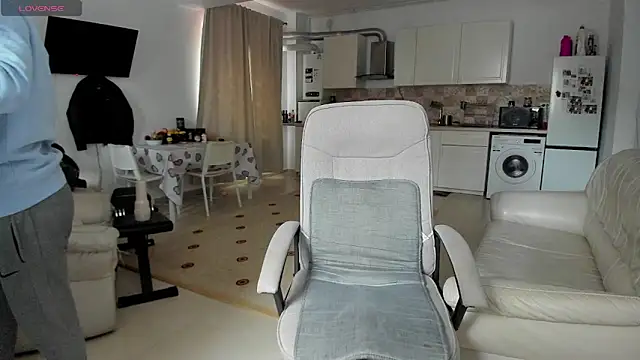 Snapshot of ZackFraser chatting on October 2025 09:29:01 AM ZackFraser online show from October 2025 09:29:01 AM