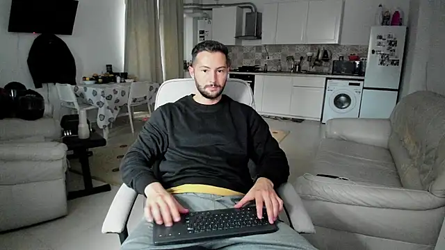 Snapshot of ZackFraser chatting on October 2025 02:03:01 PM ZackFraser online show from October 2025 02:03:01 PM