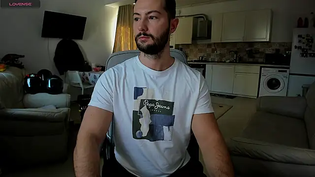 Snapshot of ZackFraser chatting on November 2025 09:44:02 AM ZackFraser online show from November 2025 09:44:02 AM