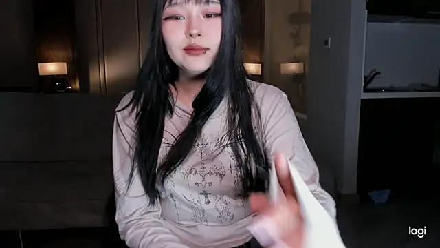 Snapshot of hee_young11 chatting on March 2025 01:29:01 PM hee young11 online show from March 2025 01:29:01 PM