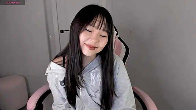 Snapshot of hee_young11 chatting on September 2025 04:41:02 PM hee young11 online show from September 2025 04:41:02 PM