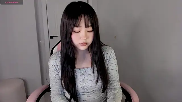 Snapshot of hee_young11 chatting on September 2025 01:24:02 PM hee young11 online show from September 2025 01:24:02 PM