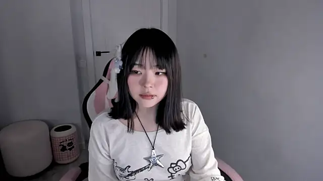 hee young11 online show from November 2025 08:21:02 PM