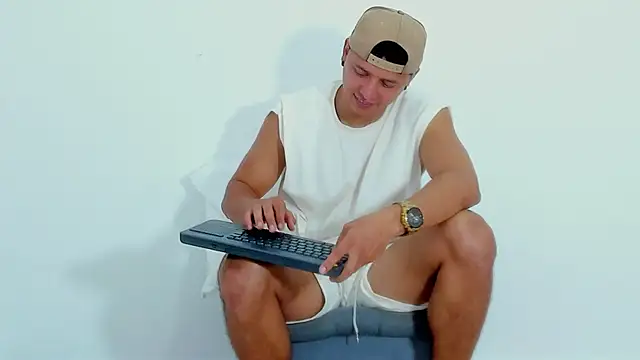 MITCHELL BURNS online show from January 2025 10:34:02 PM