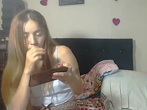 Snapshot of valerivegass chatting on October 2025 08:27:02 PM valerivegass online show from October 2025 08:27:02 PM